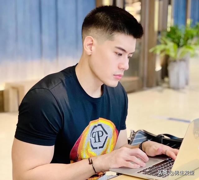 男生两边铲短发发型就这3款好看