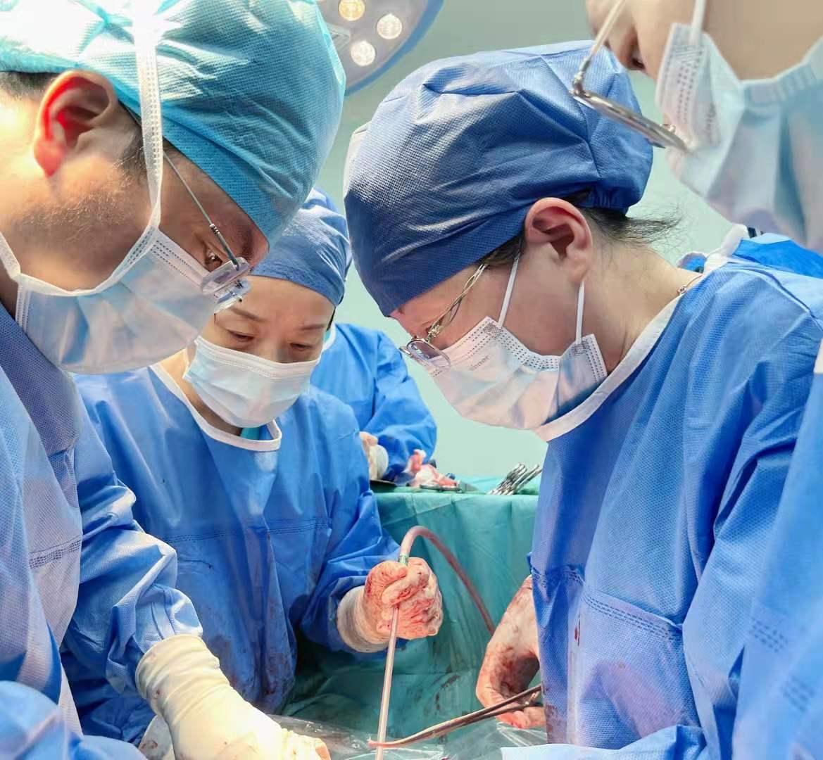 连续两胎剖宫产的孔某意外怀孕,36岁的她遇到了凶险