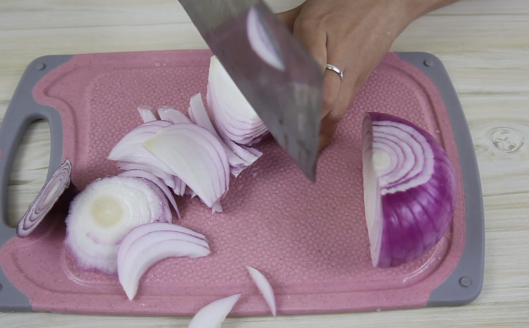 切洋葱怎么不流泪?这招才真的管用!