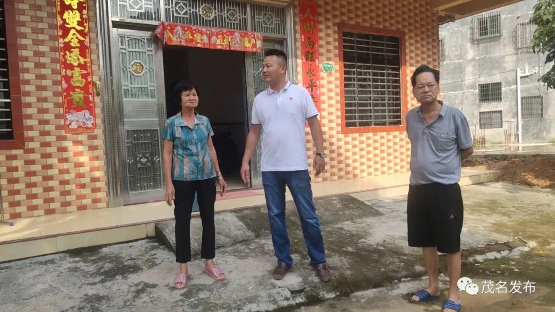 2020年年底,谢勇毅然放下公司的管理,回到观珠镇观珠村委会参与村党