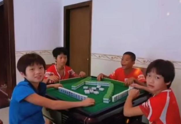 跳水三小只全运会证件照曝光！张家齐萌似娃娃，全红婵反而最成熟休闲区蓝鸢梦想 - Www.slyday.coM