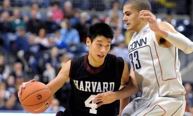 林书豪庆祝开学第一天！晒青涩懵懂照，中学时代一度非常叛逆休闲区蓝鸢梦想 - Www.slyday.coM