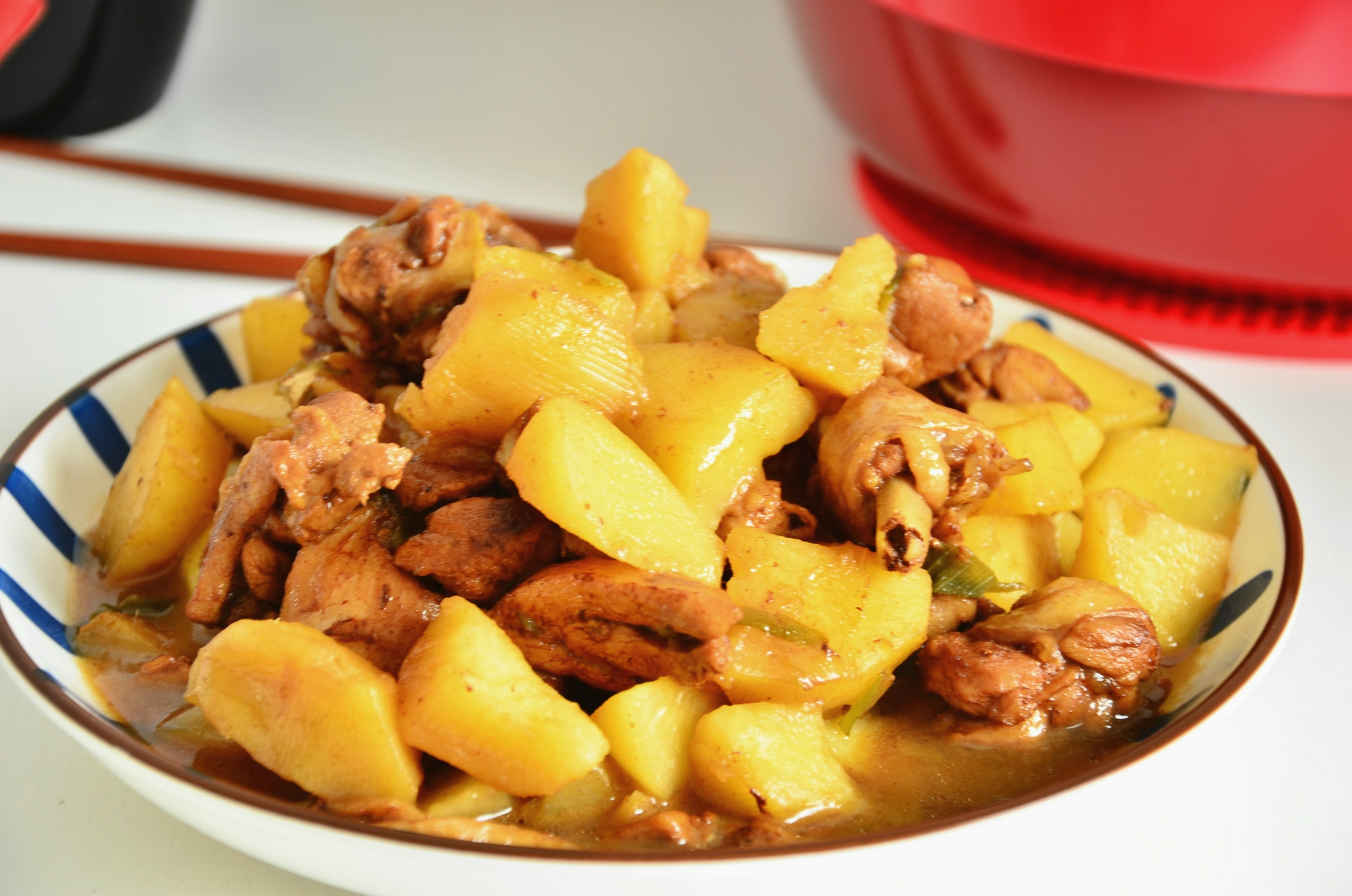 下饭神器土豆炖鸡香甜软糯鲜嫩入味食材简单成本低美味