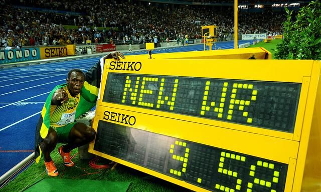 令人致敬35岁短跑女王弗雷泽剑指巴黎奥运会多项成就超博尔特