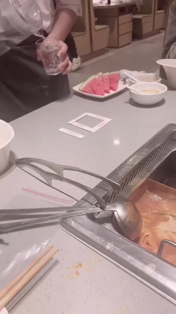海底捞新游戏,移动一个牙签变成中国的中字