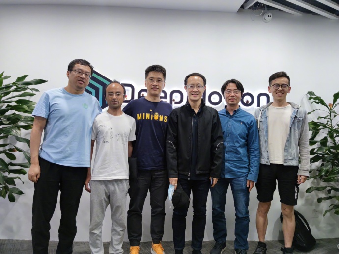 雷军亲自挂帅！小米正式成立汽车公司，拥有自动驾驶技术休闲区蓝鸢梦想 - Www.slyday.coM