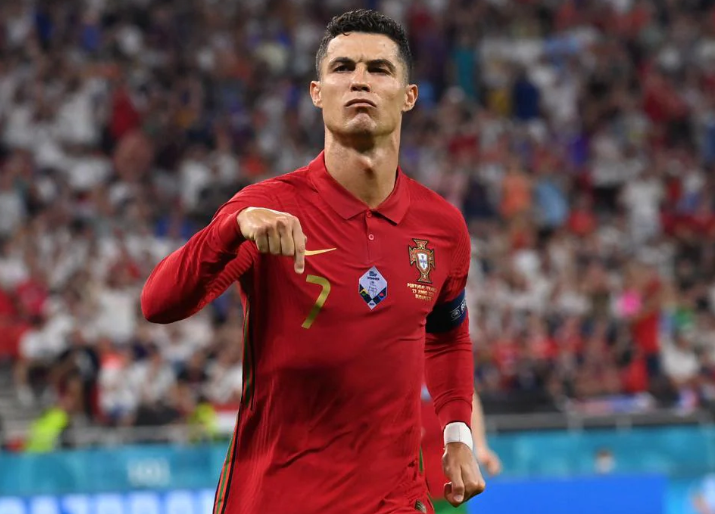 CCTV5不直播!C罗今夜出战,进球=缔造2大神级纪录,再冲世界杯休闲区蓝鸢梦想 - Www.slyday.coM CCTV5不直播!C罗今夜出战,进球=缔造2大神级纪录,再冲世界杯休闲区蓝鸢梦想 - Www.slyday.coM