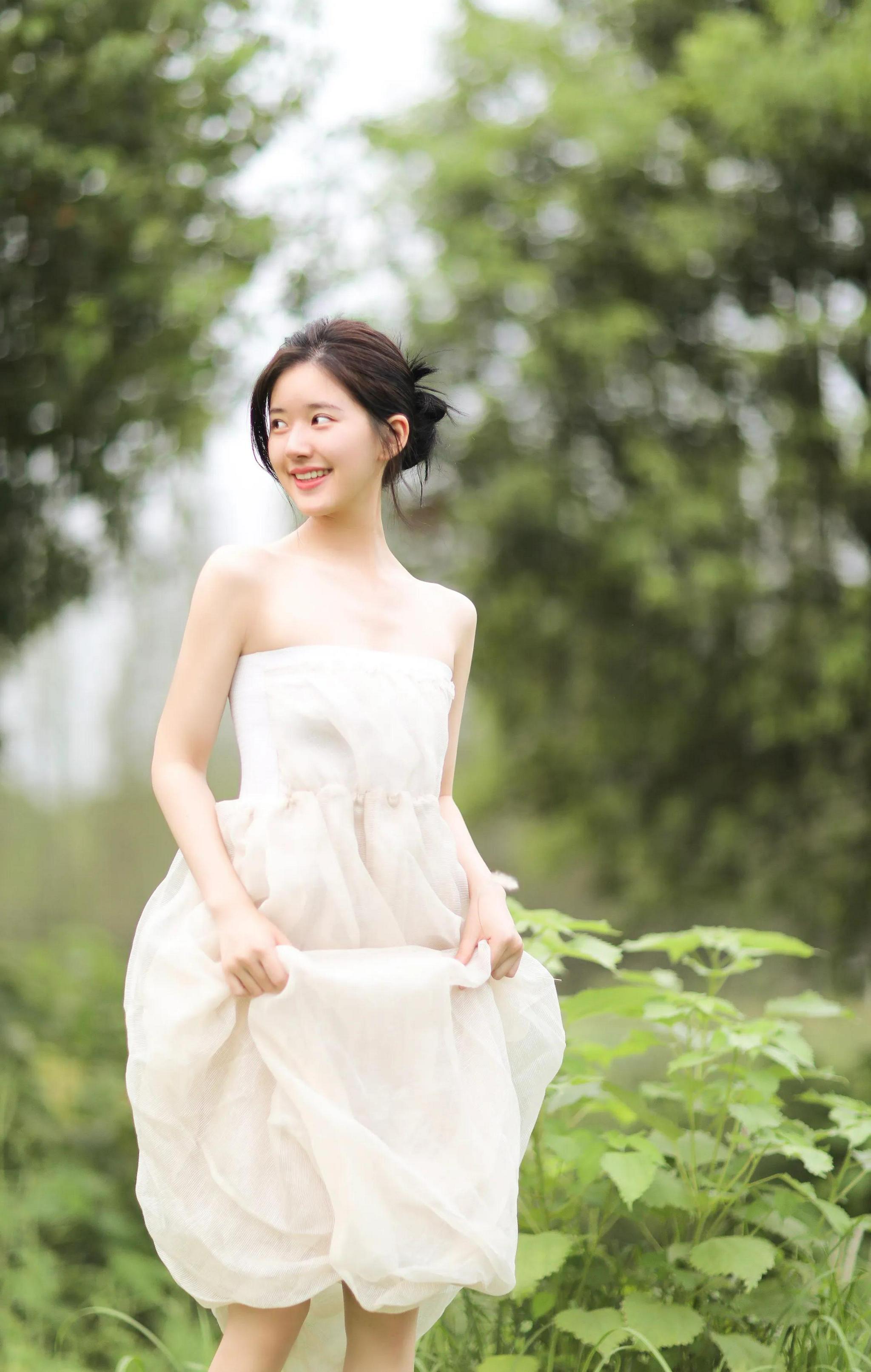 盘点女明星的入秋穿搭露思可爱虞书欣纯欲硬糖少女身材绝