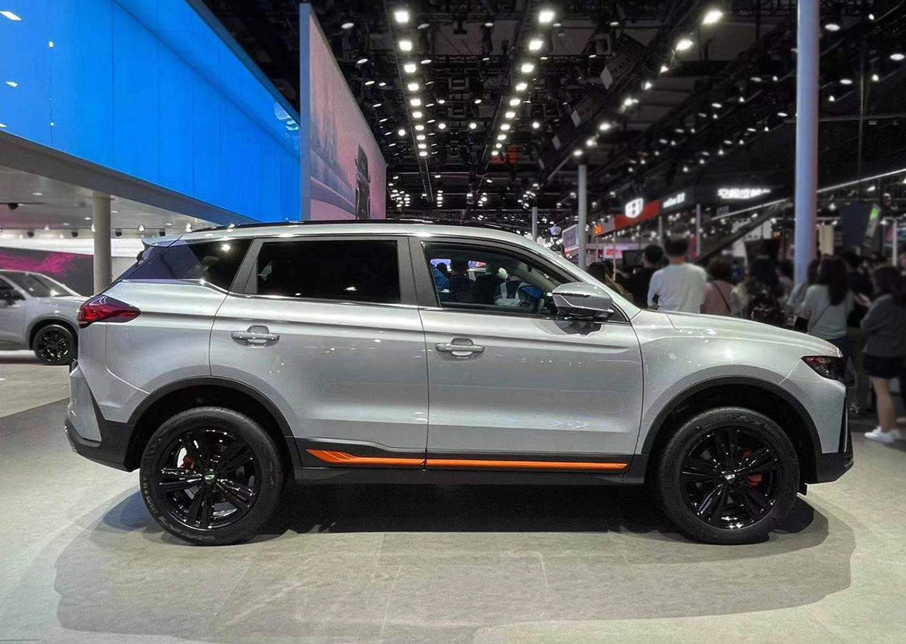 新款吉利博越实车亮相,换装新前脸,外观很霸气,搭载1.8t动力