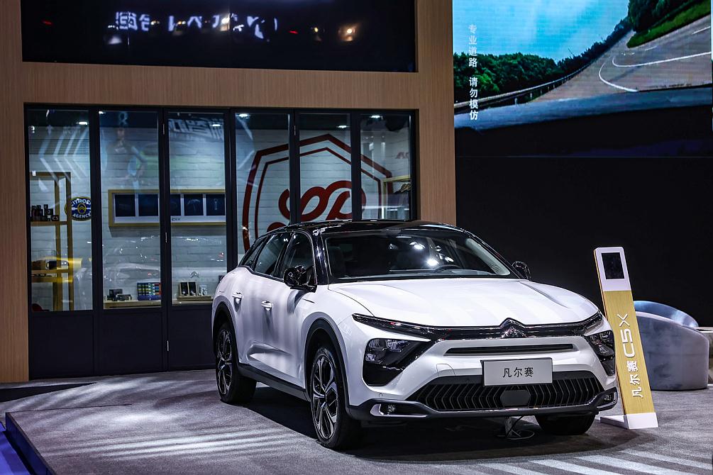 凡尔赛式引爆全场 东风雪铁龙凡尔赛c5 x亮相车展