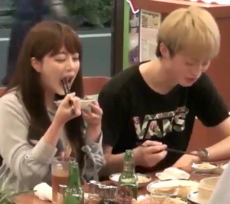 男子第一次带女友回家，女友吃了26笼烧麦，爸妈看到后脸色变了休闲区蓝鸢梦想 - Www.slyday.coM