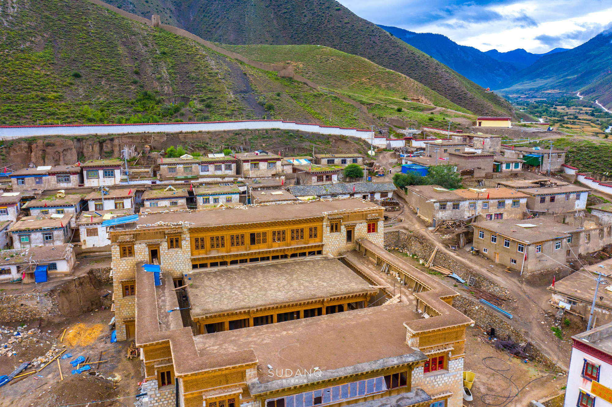 独家：川藏中线险关：西藏边坝县嘎的拉山 - IC_photo