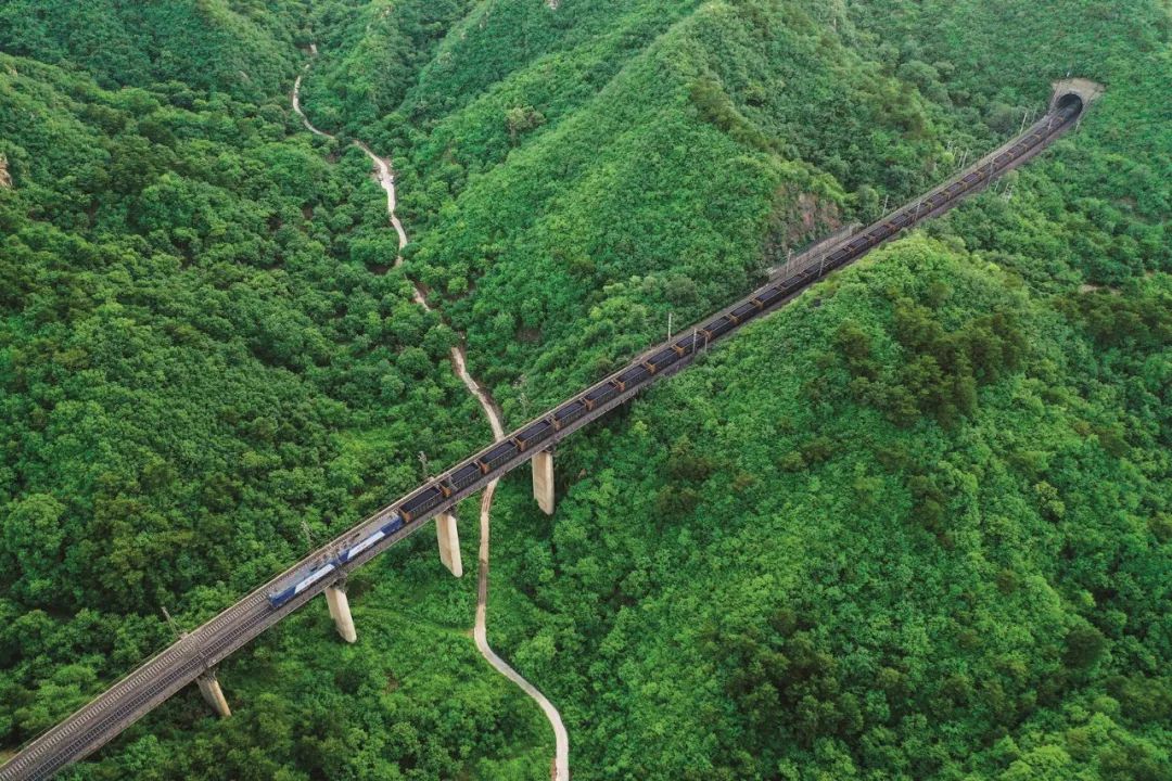 百年时光重塑山河,这本书用267张绝美照片带你见证翻天覆地的中国