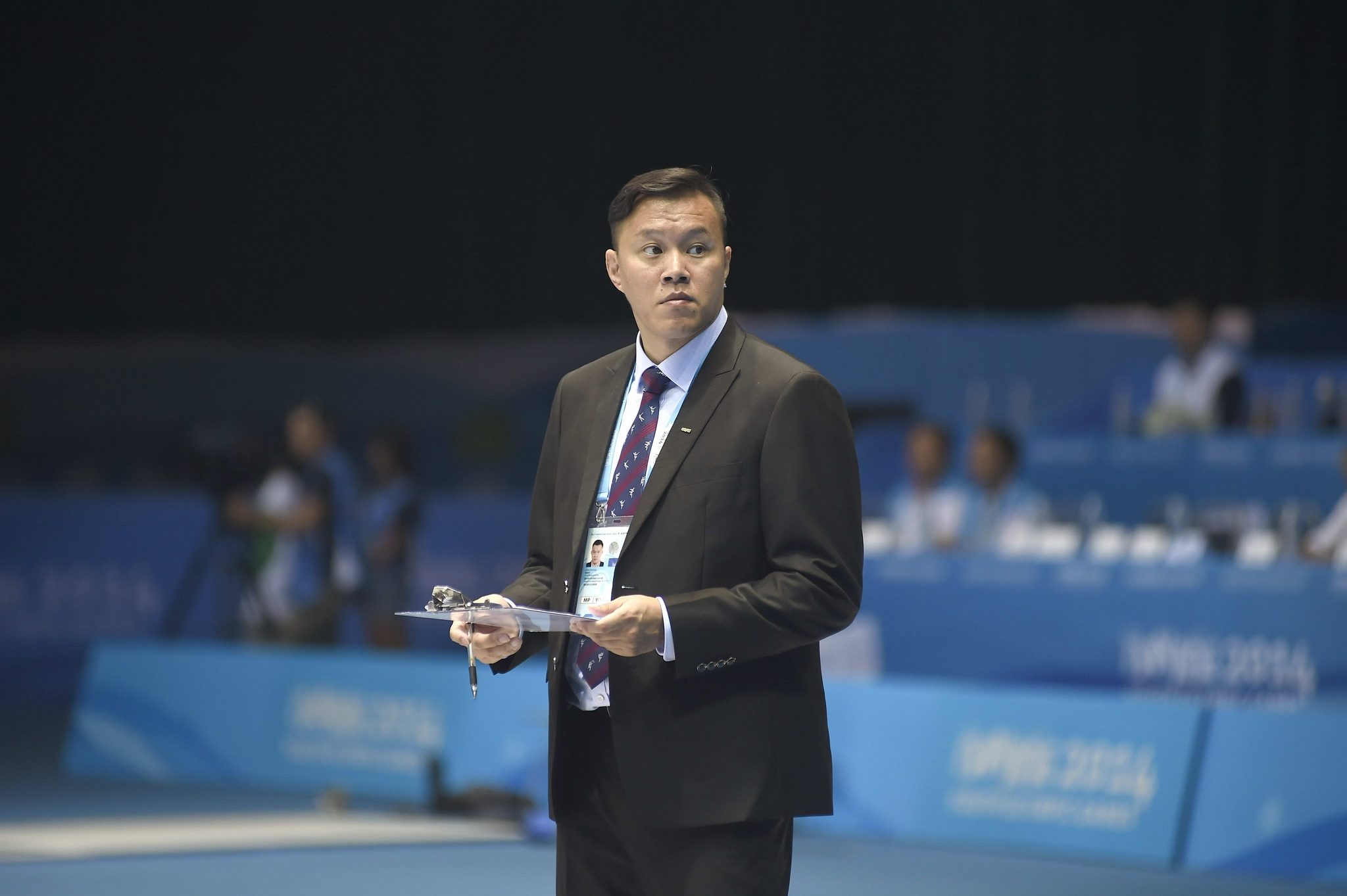 他们的奥运从运动员到裁判钱震华祖国需要我义无反顾