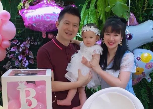 原来ta们是两口子