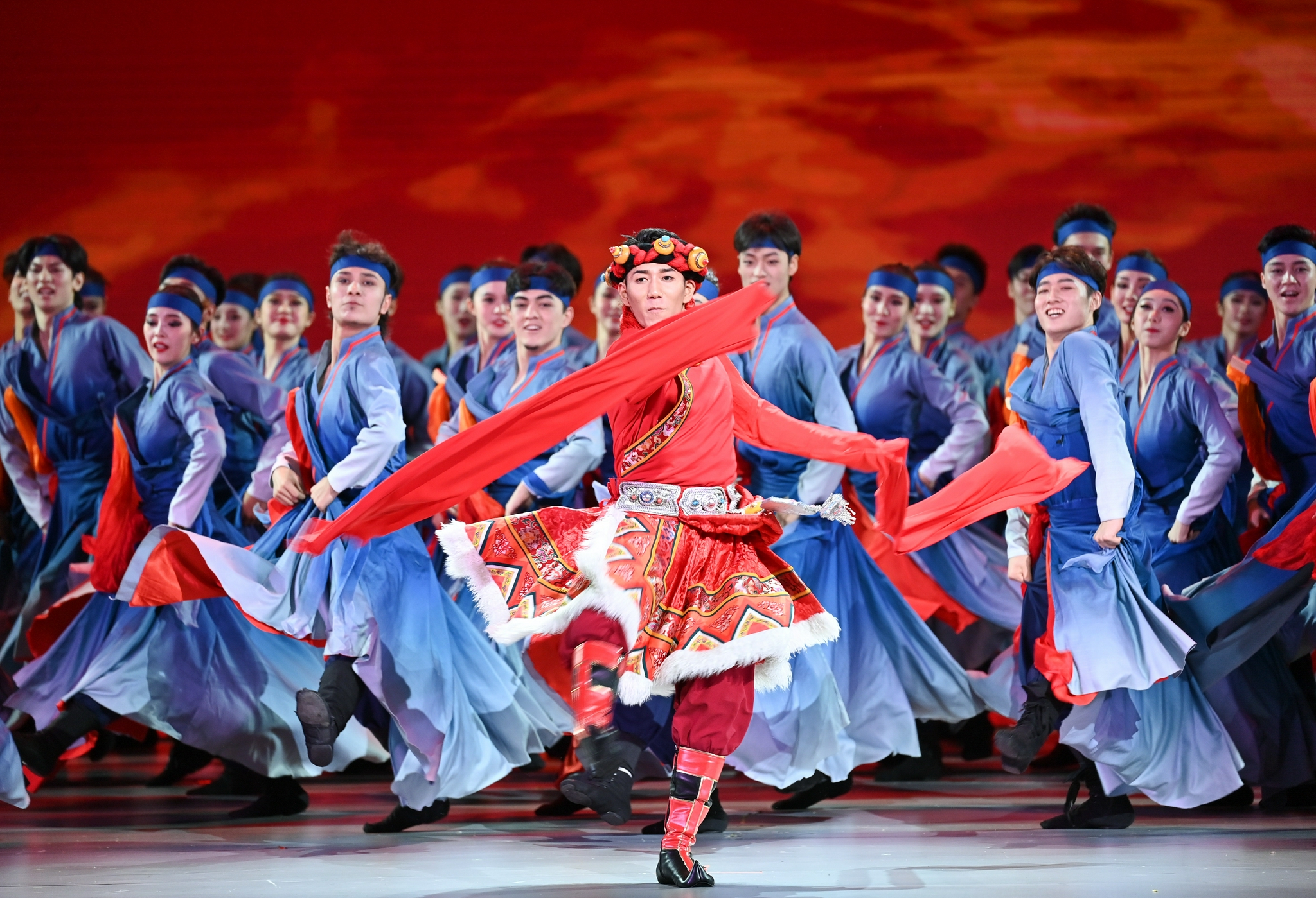 第六届全国少数民族文艺会演开幕式文艺晚会在北京举行