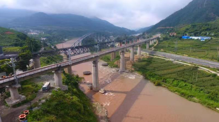成昆铁路峨眉至米易段扩改工程冕宁站站场改造完成