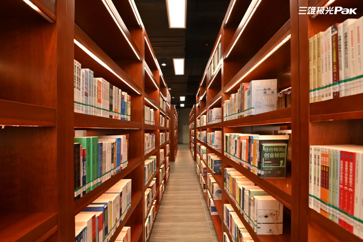 智能照明图书馆三雄极光专治各种不爱阅读