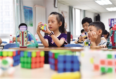 小学上课时间不早于8点20分休闲区蓝鸢梦想 - Www.slyday.coM