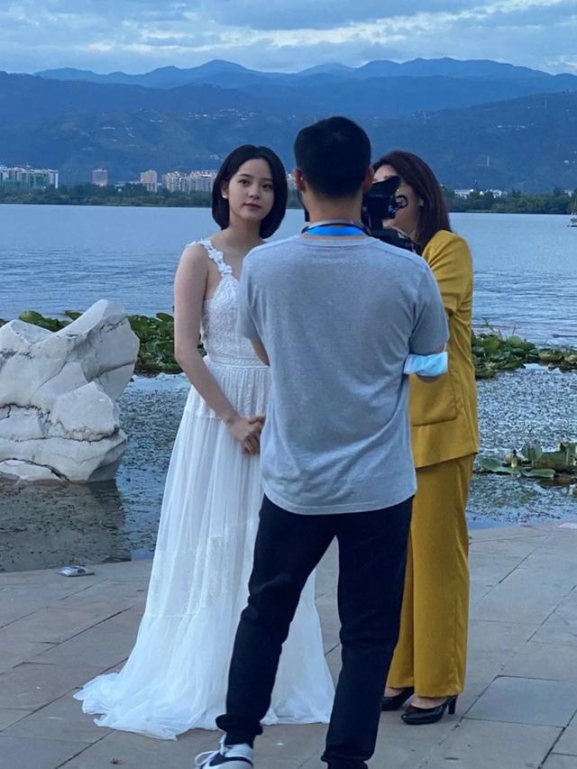 央视中秋晚会明星造型曝光：欧阳娜娜白裙甜美，刘诗诗古装惊艳休闲区蓝鸢梦想 - Www.slyday.coM