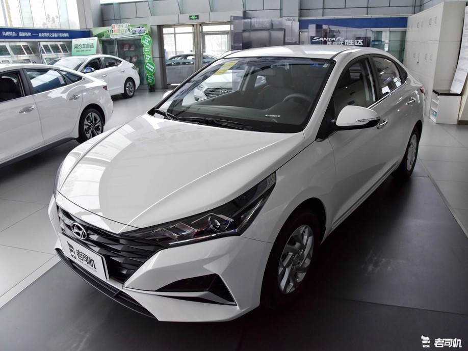 不止有颜值舒适性也不错小哥带你一起看现代悦纳