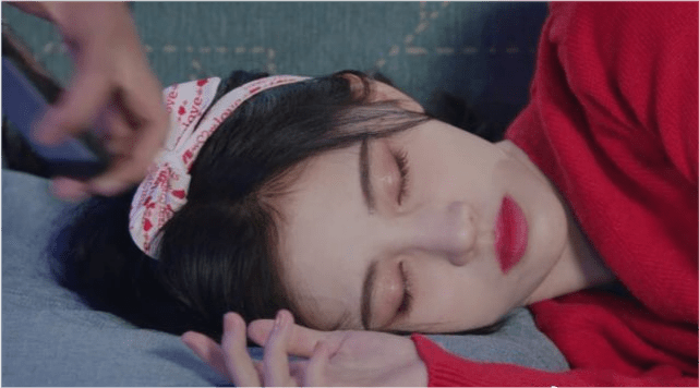 鞠婧祎拍戏时突然跪地摔伤膝盖,坦言很丢脸:医生说我是晕倒休闲区蓝鸢梦想 - Www.slyday.coM 鞠婧祎拍戏时突然跪地摔伤膝盖,坦言很丢脸:医生说我是晕倒休闲区蓝鸢梦想 - Www.slyday.coM