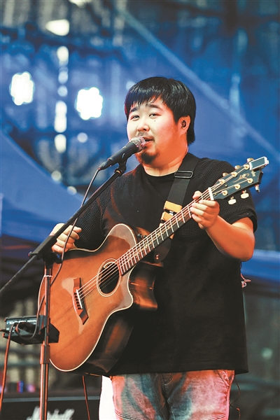 除吴亦凡外还有9位明星被北京警方带走有著名演员和顶流歌手