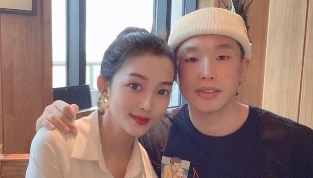 直男的思维你不懂,德云社的摄影大师烧饼,给自己老婆拍照翻了车休闲区蓝鸢梦想 - Www.slyday.coM