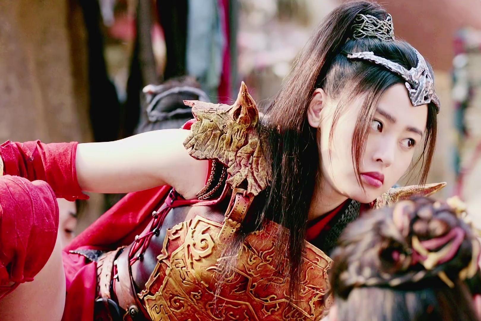 有一说一,张天爱每部古装剧的造型都挺让人上头,所以这一次出演《阿麦