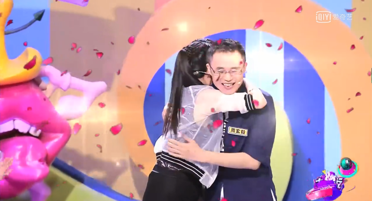 周玄毅在社交媒体上勾搭网友,最终因为社交账号名字为"致谭女士"的