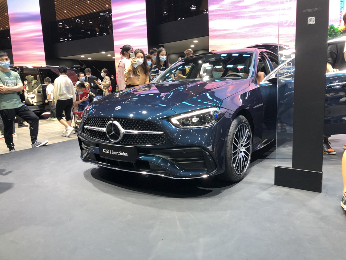 新一代奔驰c级亮相成都车展 搭载全新1.5t发动机