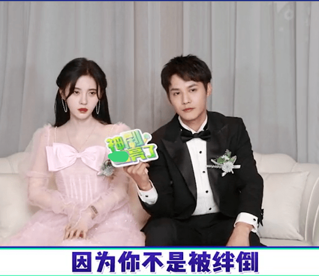 鞠婧祎拍戏时突然跪地摔伤膝盖,坦言很丢脸:医生说我是晕倒休闲区蓝鸢梦想 - Www.slyday.coM 鞠婧祎拍戏时突然跪地摔伤膝盖,坦言很丢脸:医生说我是晕倒休闲区蓝鸢梦想 - Www.slyday.coM