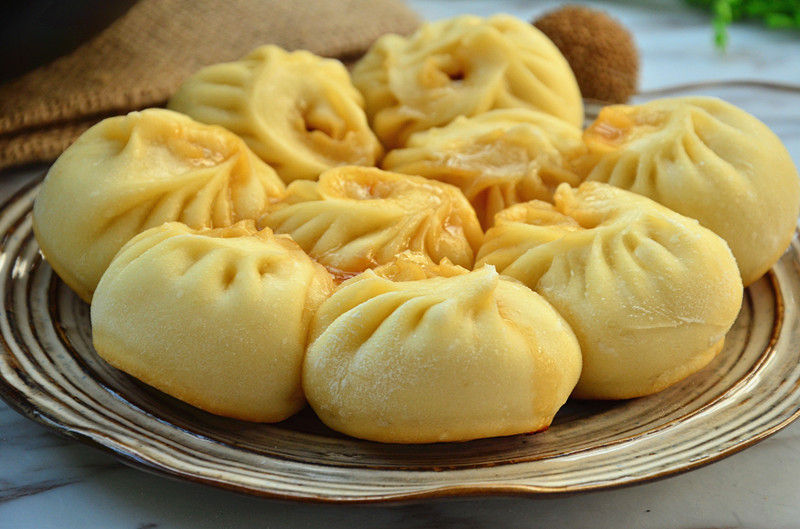 手把手教你做羊肉汤包,汤汁饱满,皮薄馅大,真材实料,吃得满足