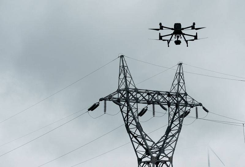 贵州六盘水首次实施无人机自主巡检高压输电线路效率提升八倍