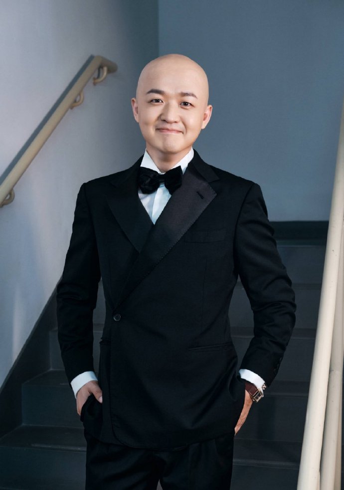 广电发文叫停偶像养成选秀,张艺兴包贝尔成输家,男团女团成绝唱