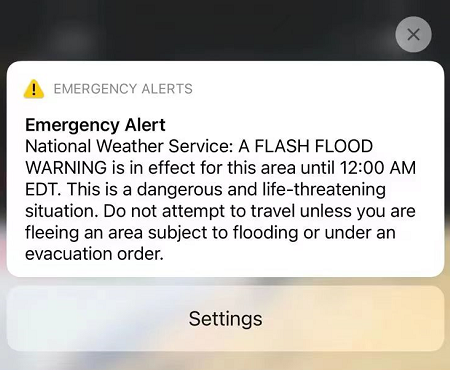 住在纽约市的郑飞收到暴洪预警信息。受访者供图