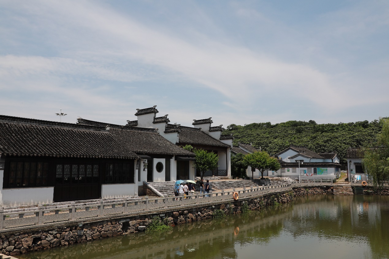 记录中国苏州东山镇的古村情怀政府吃苦乡愁留住