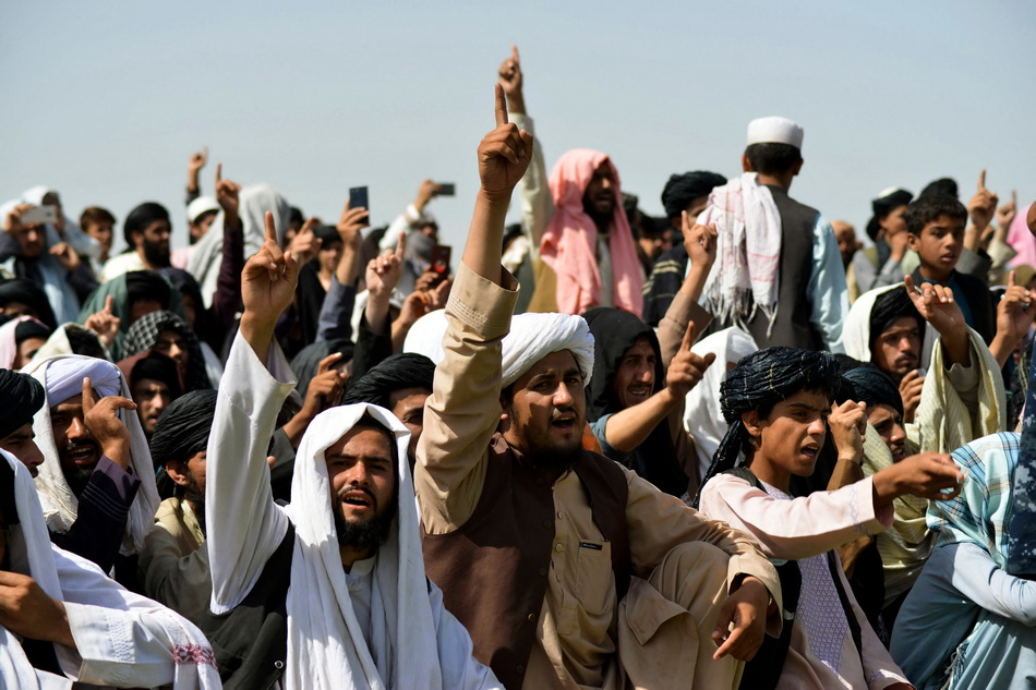 当地时间2021年9月1日，塔利班支持者在庆典现场。