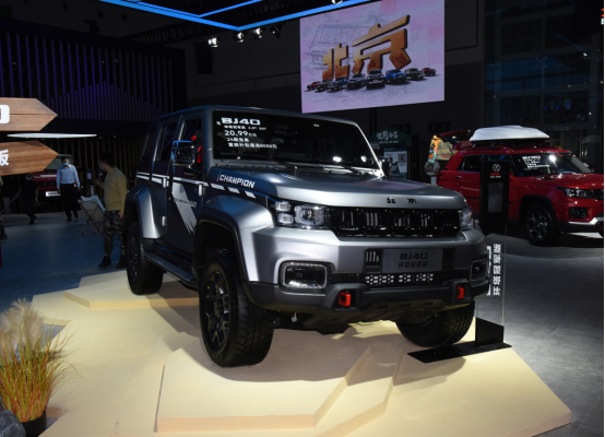 不用再等坦克300 实拍全新一代北京越野bj40环塔冠军版-新浪汽车