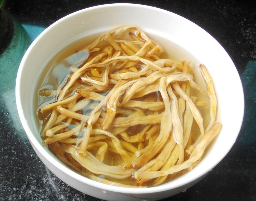 成人吃50g鲜黄花菜就可能中毒!菜无毒,毒怎么来的,如何避免?