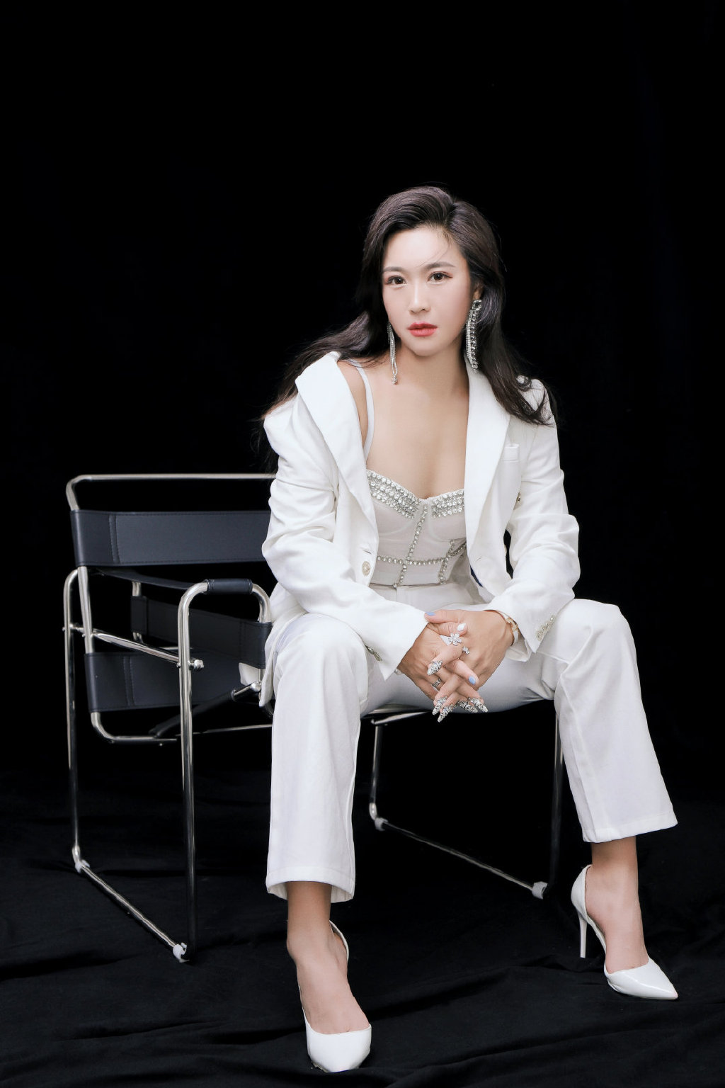 明艳动人网球金花韩馨蕴拍摄杂志写真大片神似巩俐美出新高度