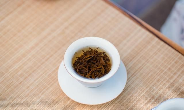 小喜年｜泡过的茶叶直接就倒了?带你解锁4个茶渣新功能休闲区蓝鸢梦想 - Www.slyday.coM