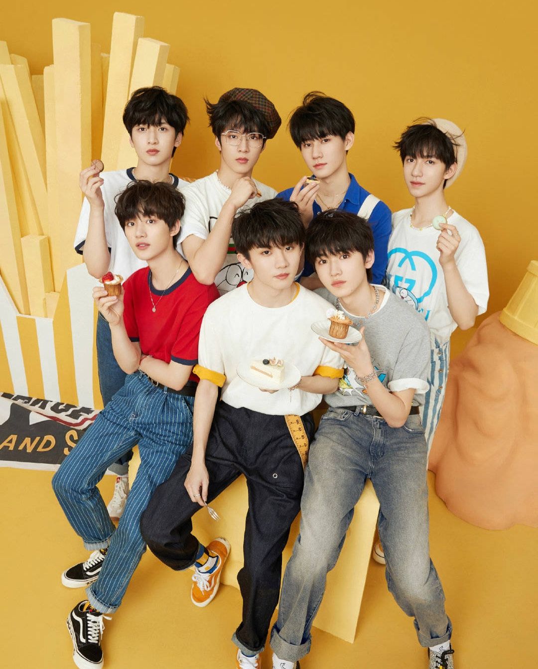 据媒体报道,时代峰峻在去年时为二代团时代少年团制作了一档打歌舞台