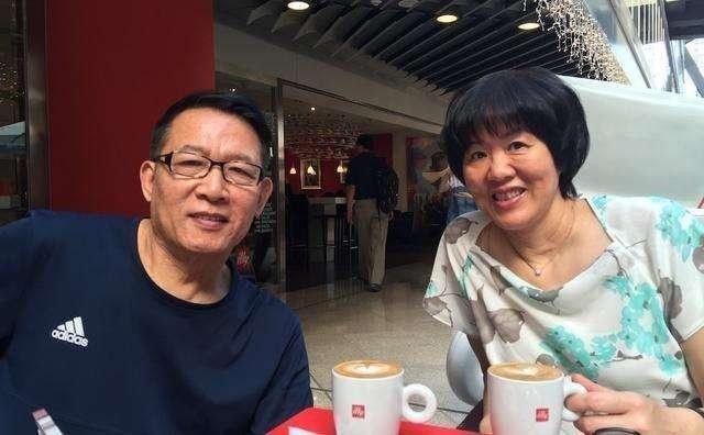 郎平正式开始退休生活71岁老公是大学教授美国还有一中式别墅