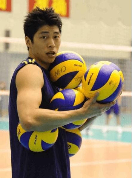 新教练终于现身,执教潜力不逊郎平|沈琼|中国女排|女排_新浪新闻