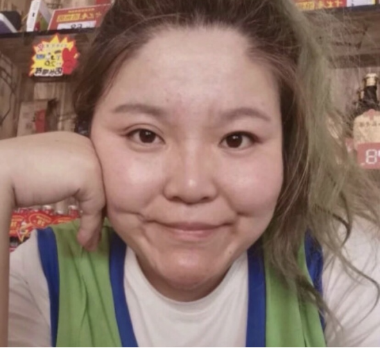 郭老师,也算是古早网红之一,她各个平台的粉丝数