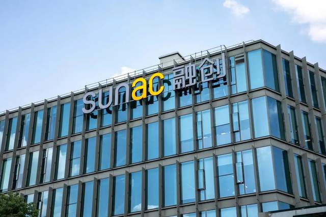 发展"的序章,且交出了全优"答卷",它便是融创中国控股有限公司(01918