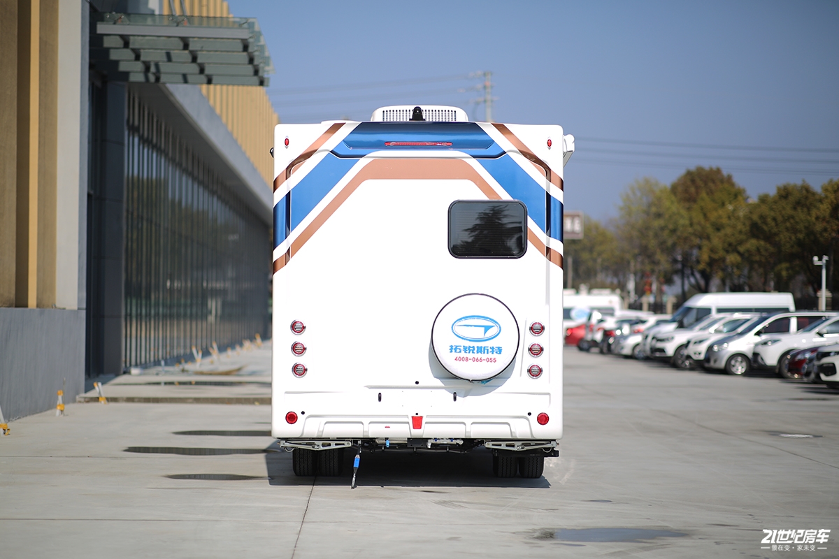 外观辨识度高,内部布局合理!实拍拓锐斯特海王星1号房车