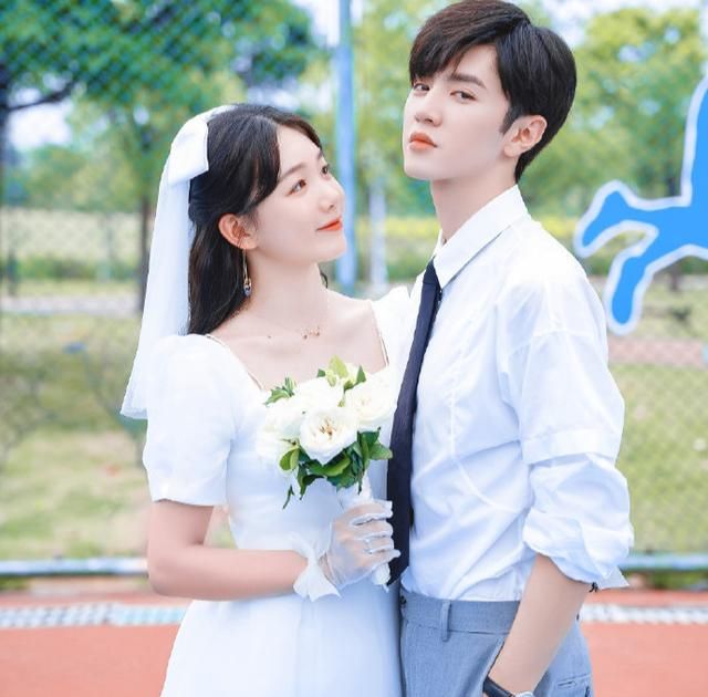 陈哲远与徐梦洁的cp未冷新戏就搭吴宣仪两人吻戏现场还遭围观