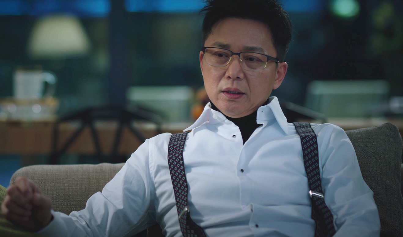 扫黑风暴主演刘奕君帅过鲜肉儿子与二婚老婆逛街尽显甜蜜